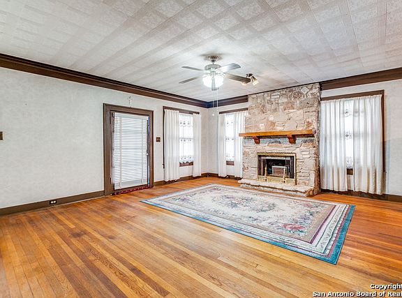 5th image of 116 W Huisache Ave