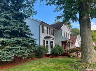17 Jessica Ln, North Brunswick, NJ 08902
