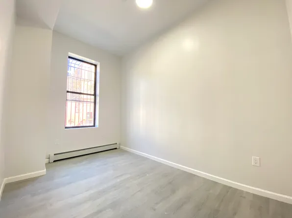 5502 Fifth Avenue image 4 of 12