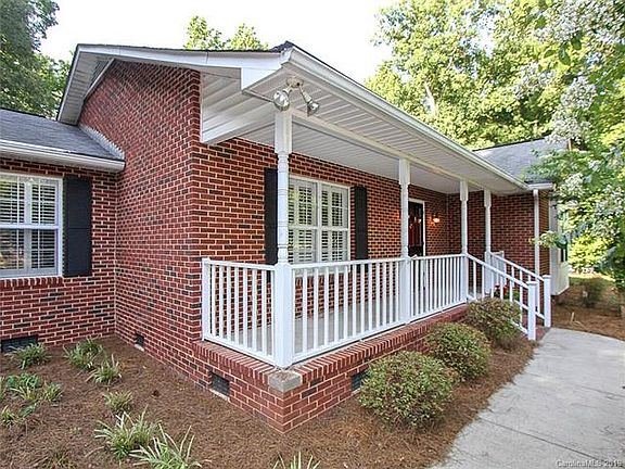 4th image of 2239 Dover Ct
