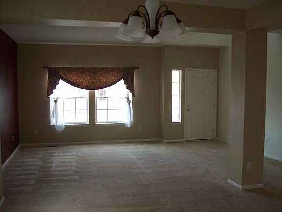 3 Living Room_06072013