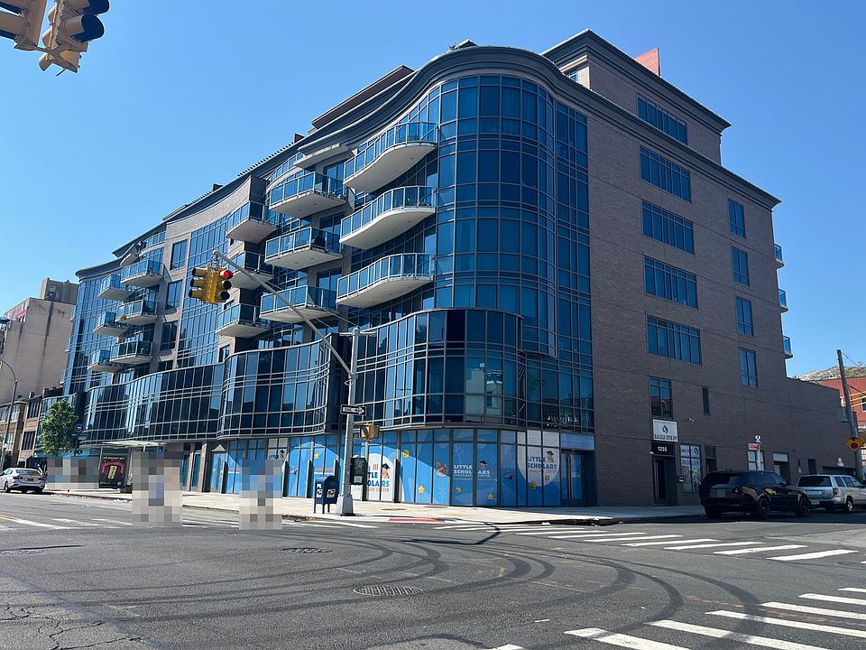 2nd image of 155A W End Ave