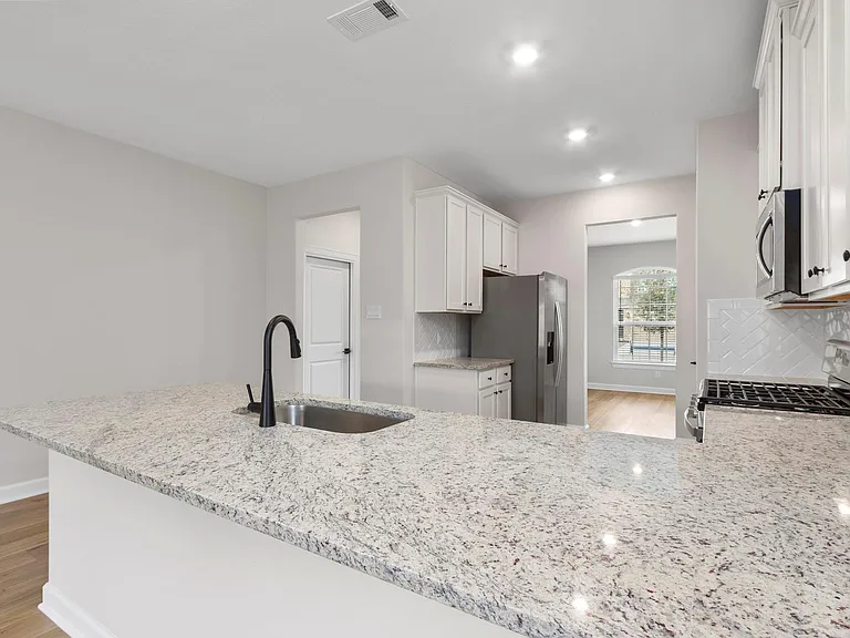 1126 Campside Dr — Photo 8