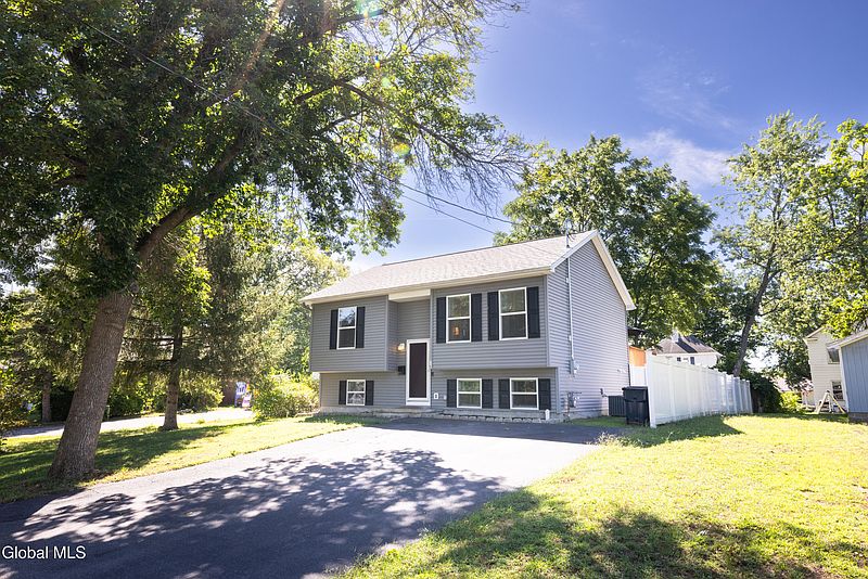 3rd image of 26 Woodard Street