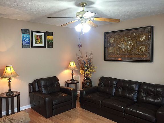 5th image of 70 Mulberry Cir