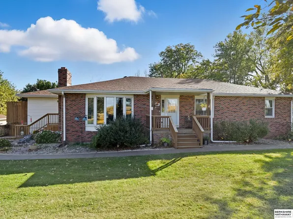 1703 Pinecrest Rd, Bellevue, NE 68123