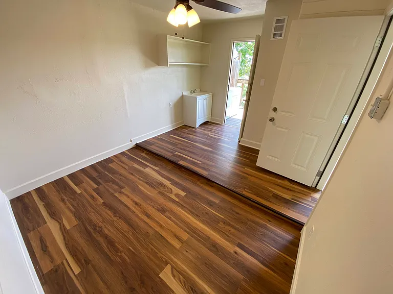 1713 Burton Dr — Photo 1