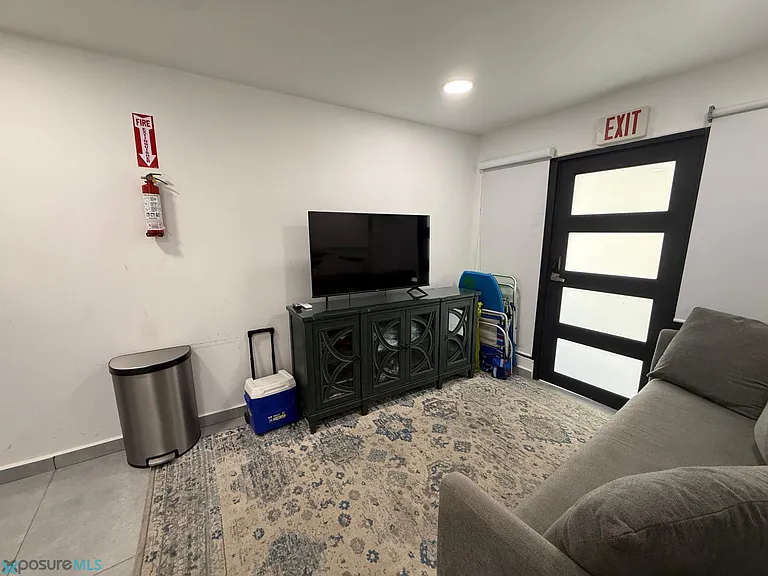 149 Calle Delbrey #1B — Photo 5