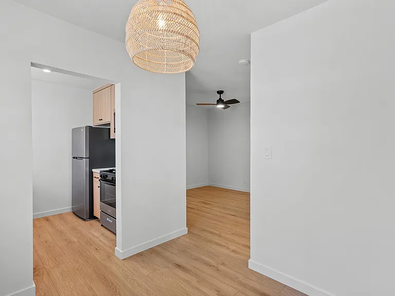 4451 Illinois St — Photo 6
