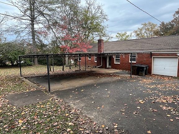 3rd image of 3909 Albert Dr