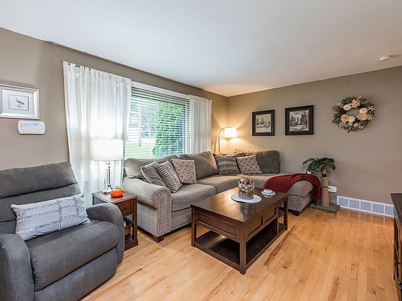 5th image of 21349 121st St