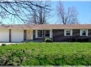 8420 Country Ln, Troy, IL 62294
