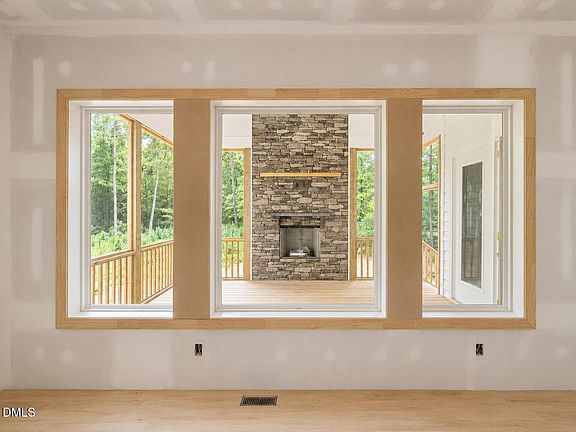 3rd image of 4025 Hamlets Chapel Rd
