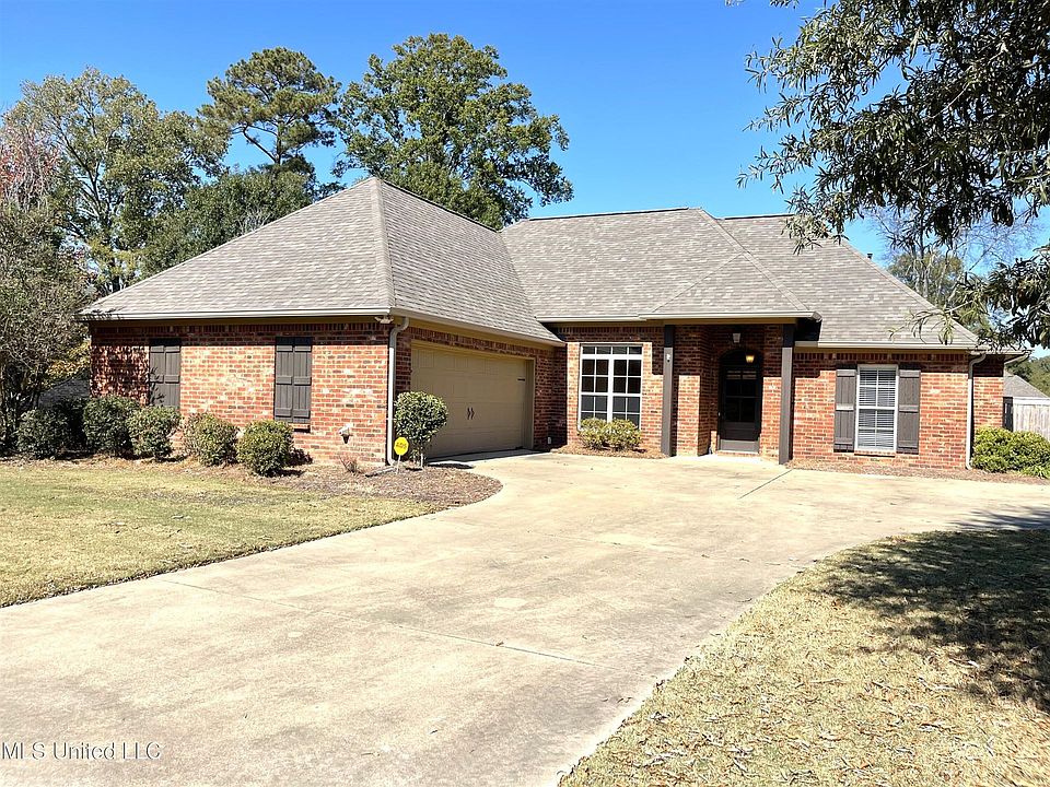 1st image of 102 Meadow Park Dr