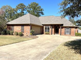 102 Meadow Park Dr, Canton, MS 39046