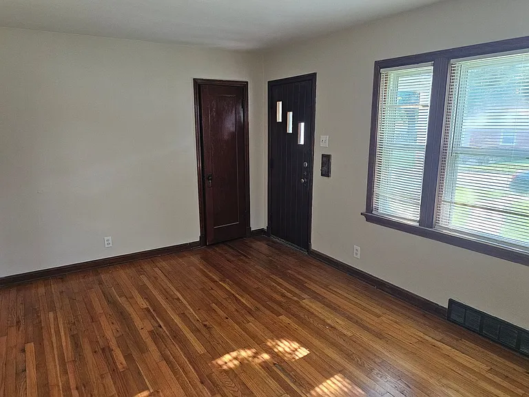1636 Quendo Ave — Photo 14