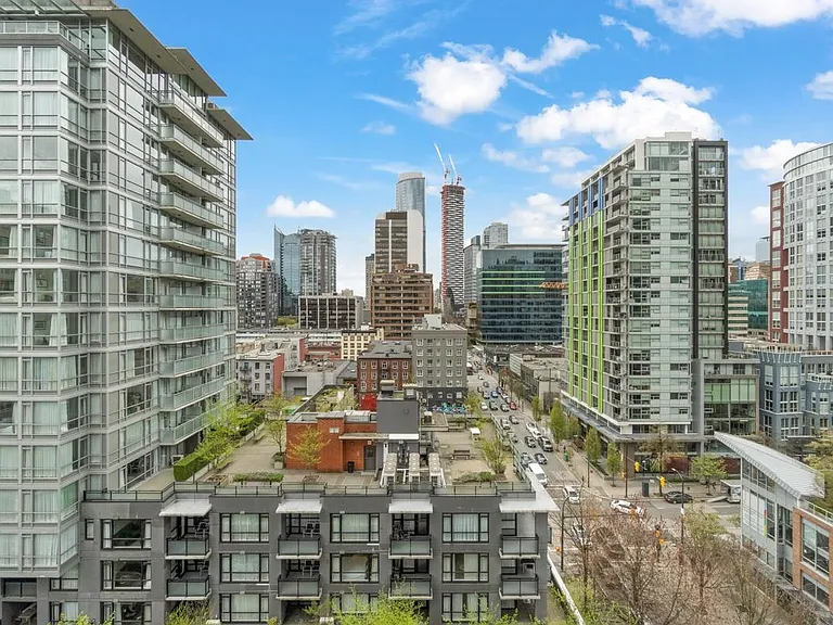 1001 Richards St #1401 — Photo 12