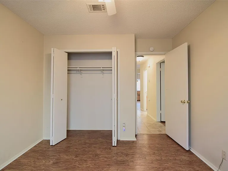 1105 Forest Oaks Path — Photo 12