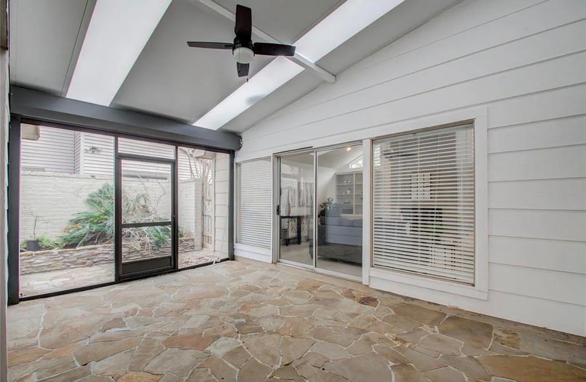 3 bed, 2.0 bath, 2112 sqft, $2,850 — Photo 4