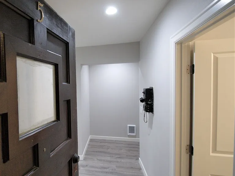 1608 E Republican St — Photo 2