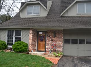 2905 SW Foxcroft 2 Ct, Topeka, KS 66614