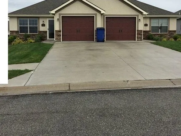 8053 SW 4th St, Blue Springs, MO 64014