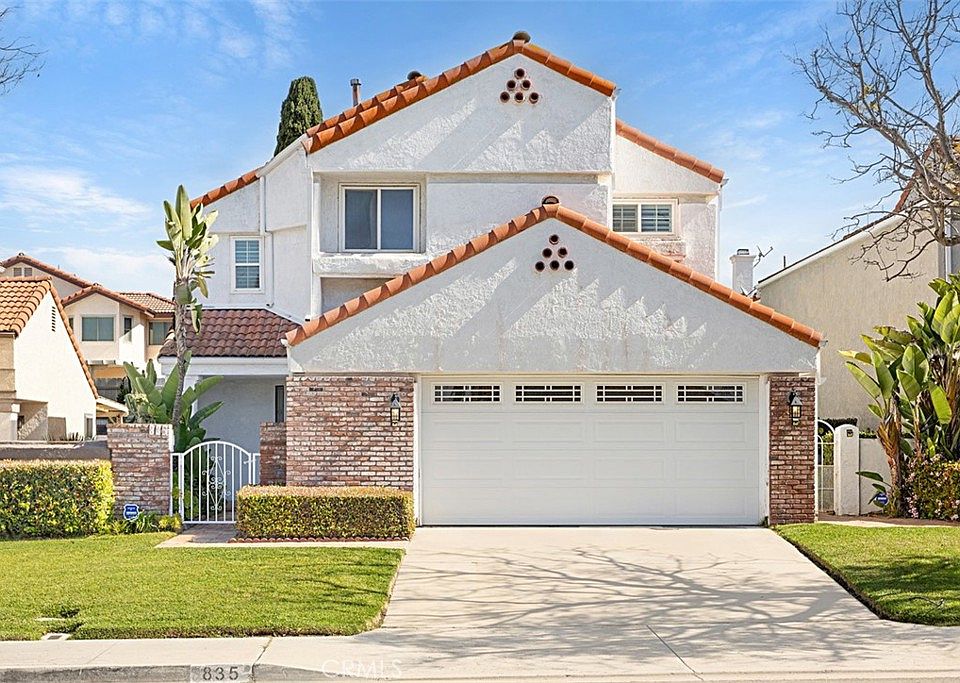 1st image of 835 Cedarbend Way