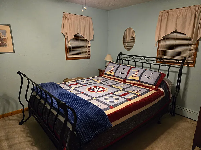 213 Hickory St #STUDENT RENTAL — Photo 8