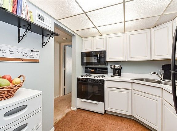 3rd image of 14624 Scarborough Ct APT G4