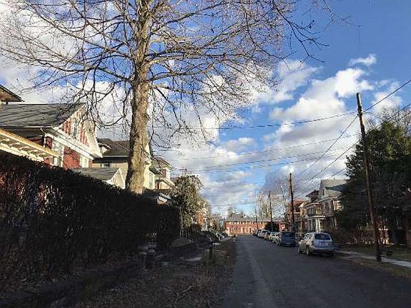 4th image of 1702 Avery St