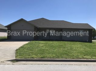 408 N Apache #409, Clever, MO 65631