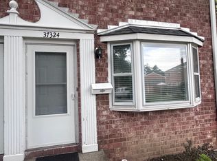 37324 Euclid Ave, Willoughby, OH 44094