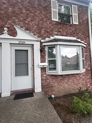 37324 Euclid Ave Photo 1