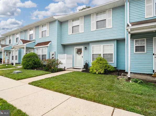 7 Ford Ln, Berlin, NJ 08009