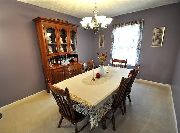 4th image of 2615 Lincolnshire Dr