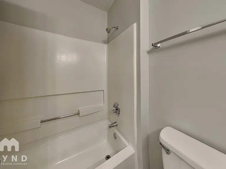 409 Crosspine Dr — Photo 15