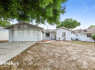 398 Lake Daisy Dr, Winter Haven, FL 33884