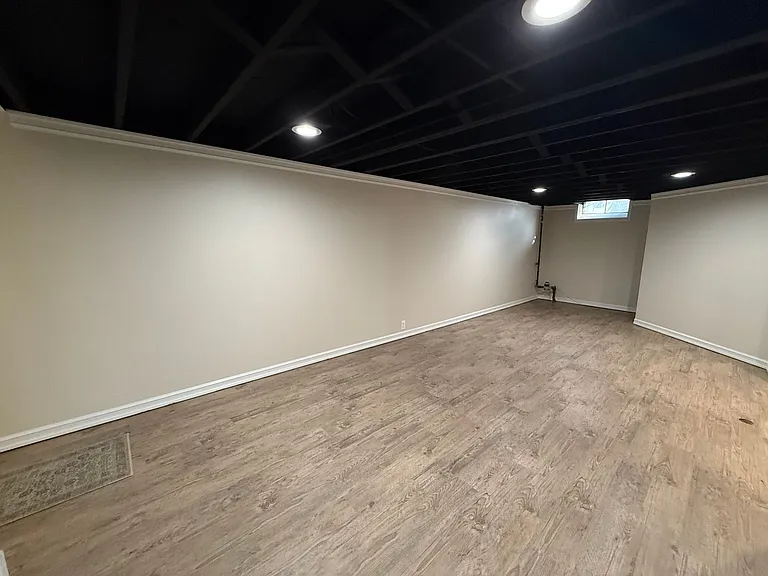 2710 Pendleton Dr — Photo 34