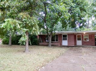 908 Rodgers Dr, Graham, TX 76450