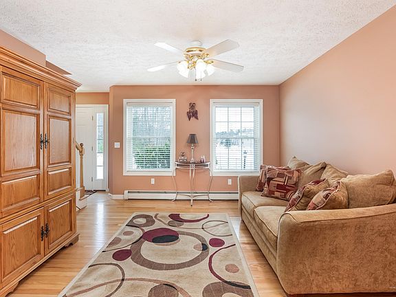 004-photo-living-room-6686835