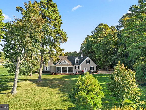 3rd image of 330 River Village Dr