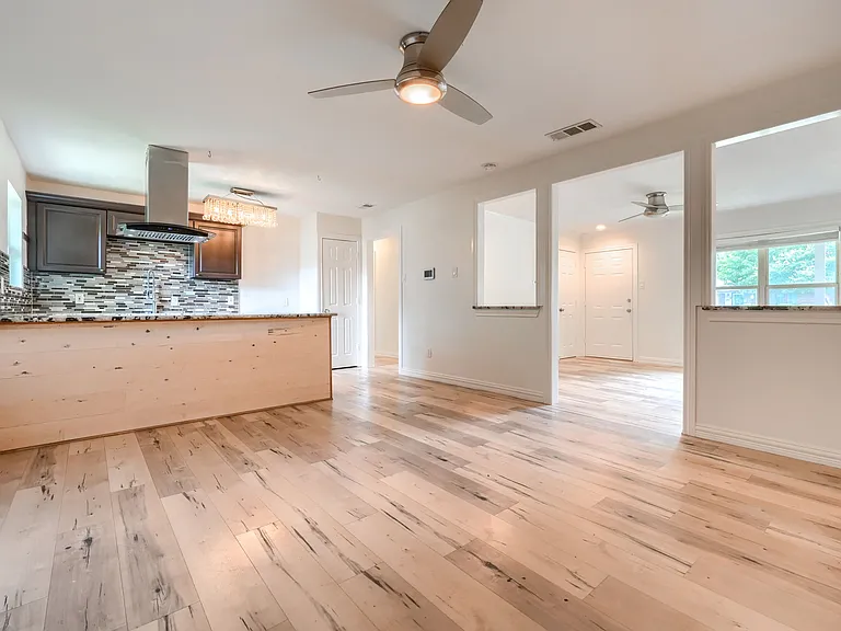 1246 Woodburn Trl — Photo 9