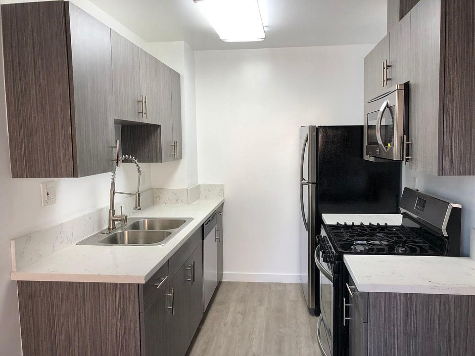 1st image of 817 S Manhattan Pl APT 2