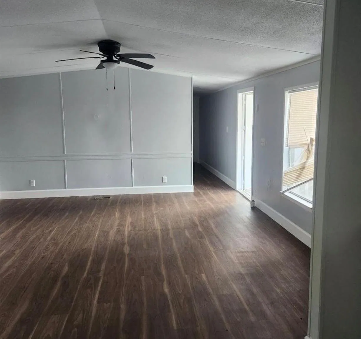 3 bed, 2.0 bath, 2100 sqft, $1,375 — Photo 3