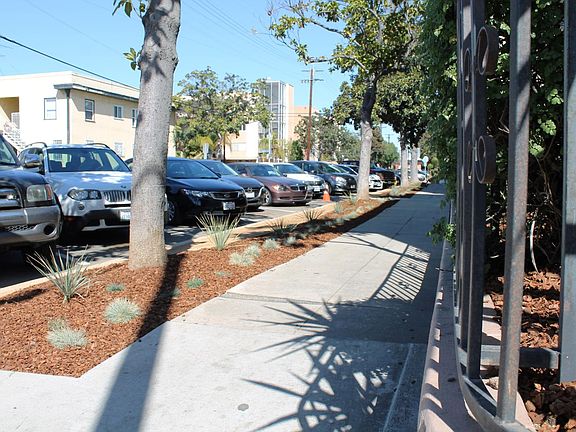 5th image of 240 Gaviota Ave