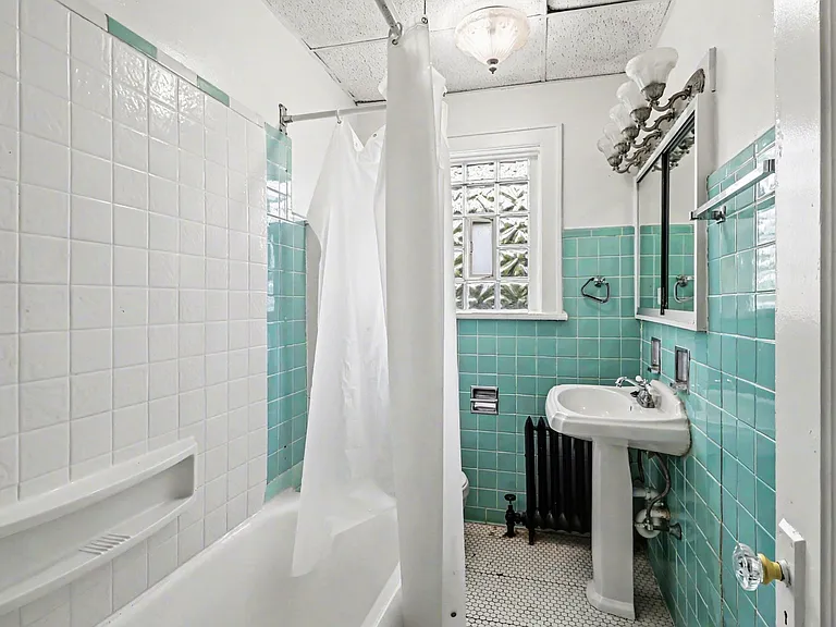 204 S 48th St — Photo 10