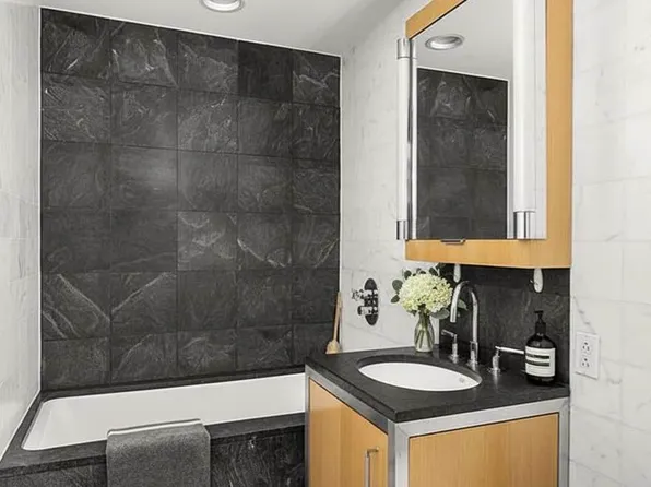 100 West 58th Street image 6 of 14