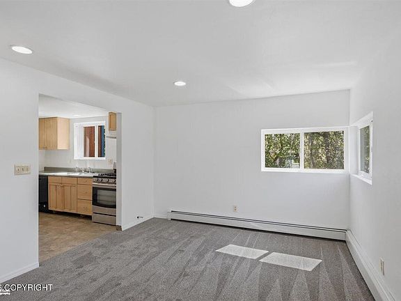 4th image of 301 N Bragaw St