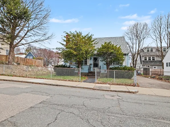 66 Edgemere Rd, West Roxbury, MA 02132