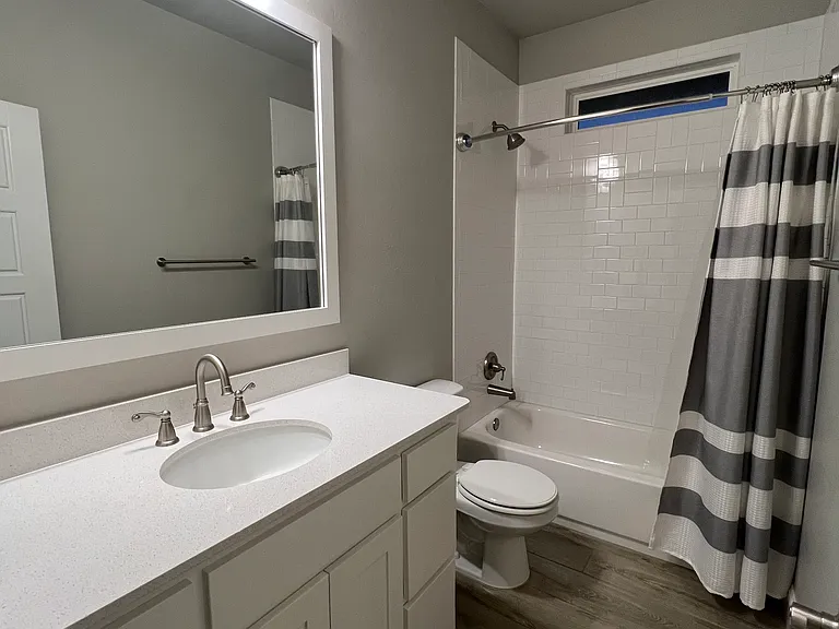 13895 Creek View Dr — Photo 32